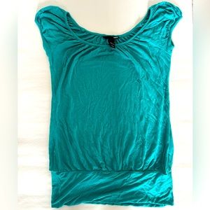 H&M 100% Viscose Teal Short Sleeve Tee EUC Aqua Turquoise Blouse Tun…